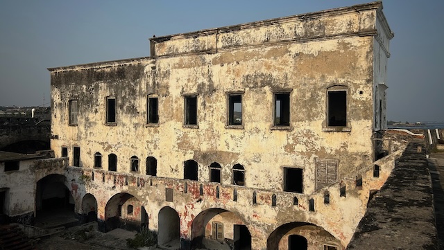 Die affektive und materielle Gegenwart des Transatlantischen Sklavenhandels